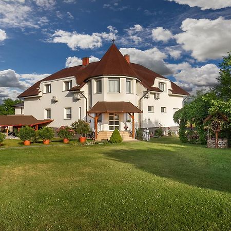 Katalin Vendeghaz Hotel Gyenesdiás Exterior photo